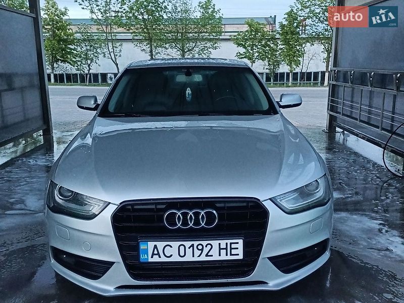 Седан Audi A4 2012 в Житомире