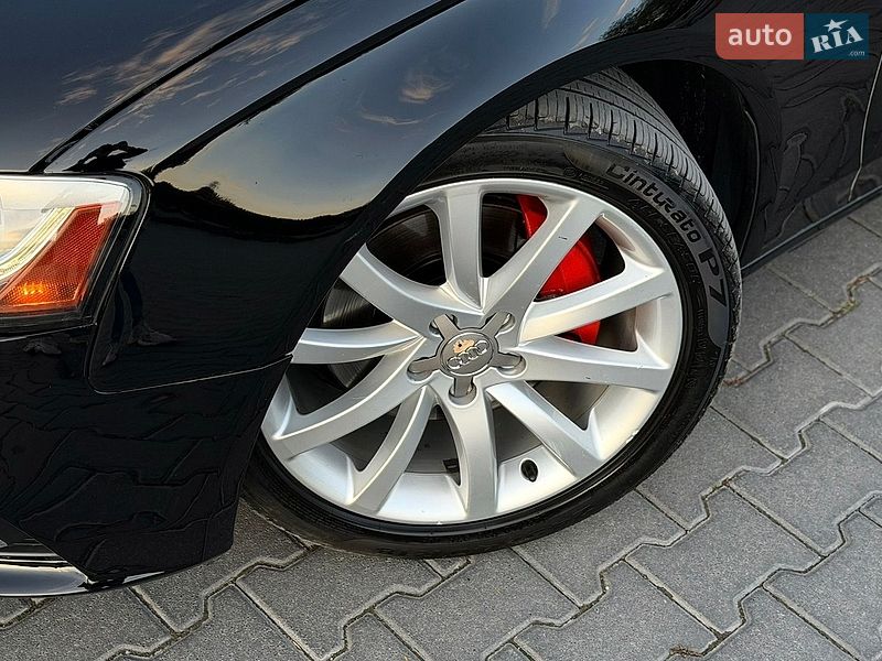 Седан Audi A4 2012 в Зборове