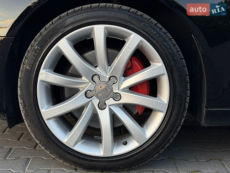 Седан Audi A4 2012 в Зборове