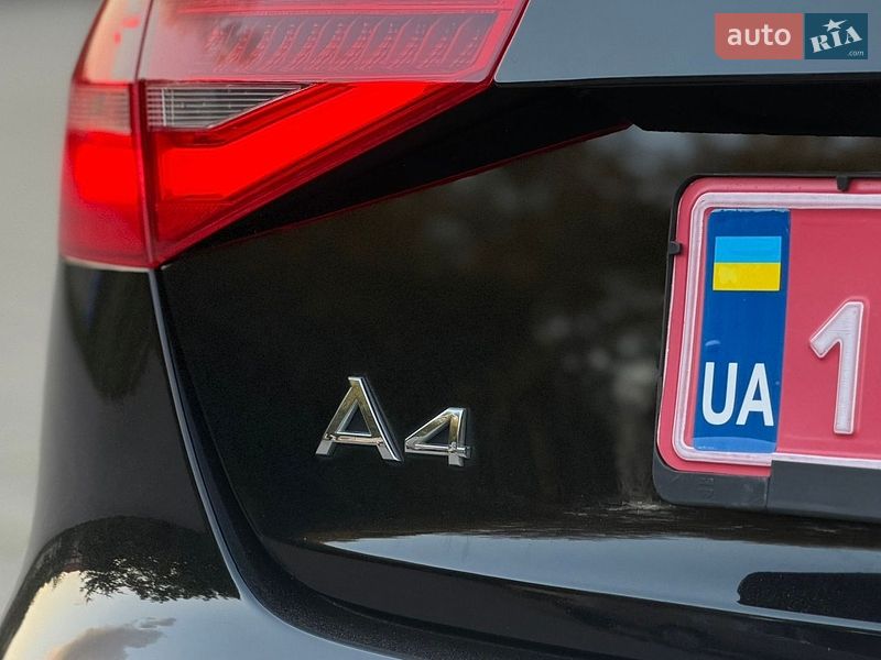 Седан Audi A4 2012 в Зборове