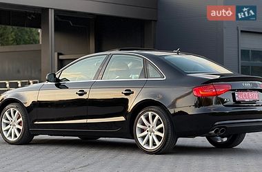 Седан Audi A4 2012 в Зборове