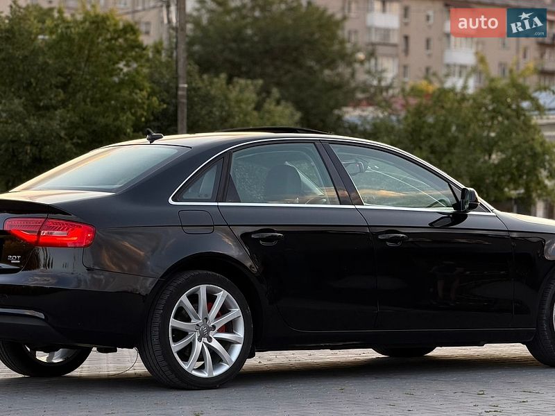 Седан Audi A4 2012 в Зборове