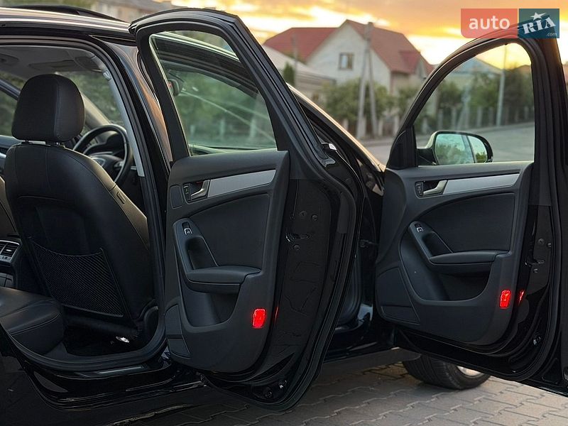 Седан Audi A4 2012 в Зборове