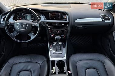 Седан Audi A4 2012 в Зборове