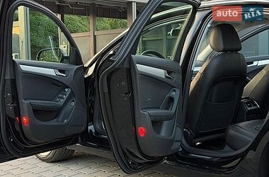 Седан Audi A4 2012 в Зборове