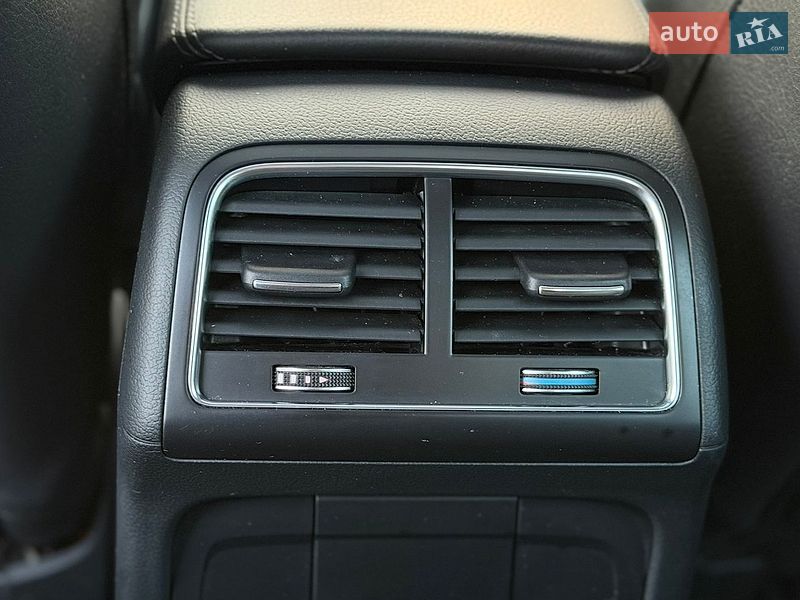 Седан Audi A4 2012 в Зборове