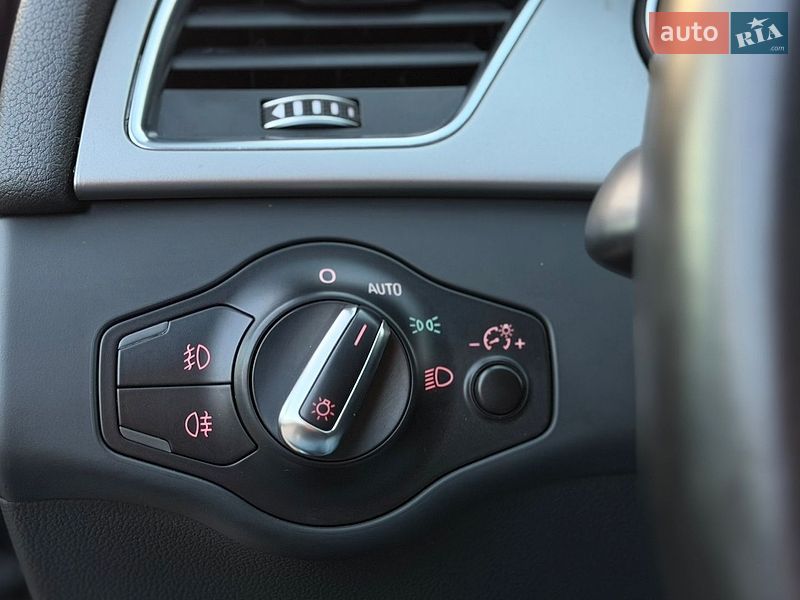 Седан Audi A4 2012 в Зборове