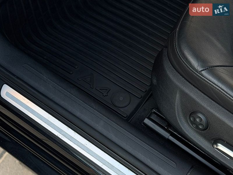 Седан Audi A4 2012 в Зборове