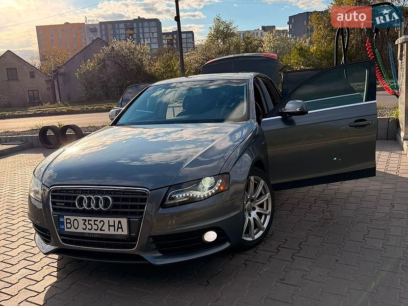 Седан Audi A4 2012 в Львове