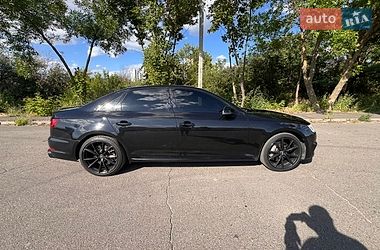 Седан Audi A4 2018 в Кривом Роге