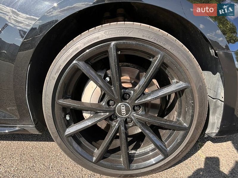 Седан Audi A4 2018 в Кривом Роге