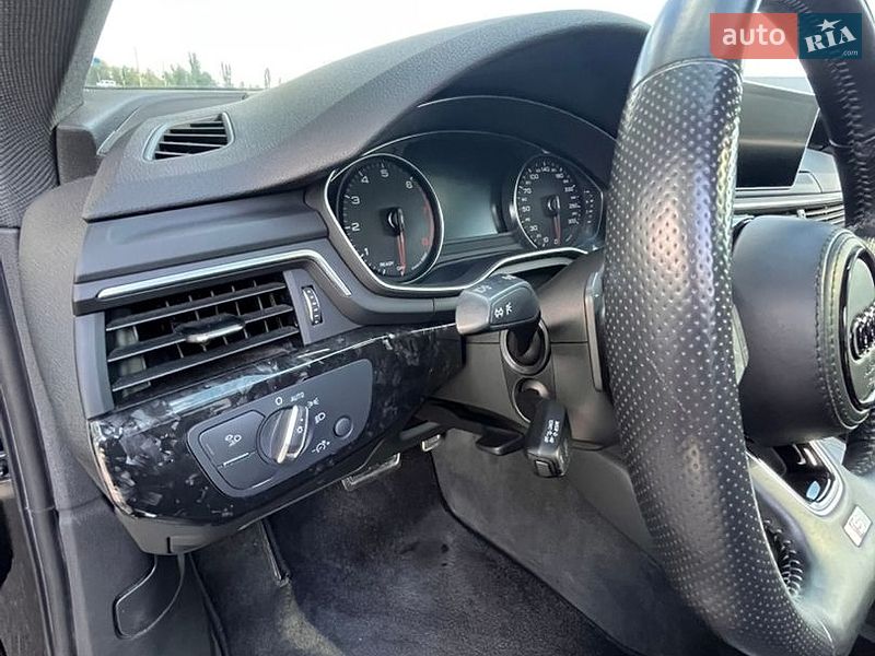 Седан Audi A4 2018 в Кривом Роге