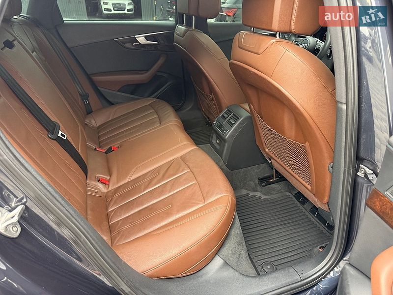 Седан Audi A4 2017 в Львове