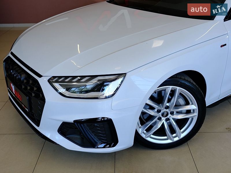 Седан Audi A4 2022 в Одесі