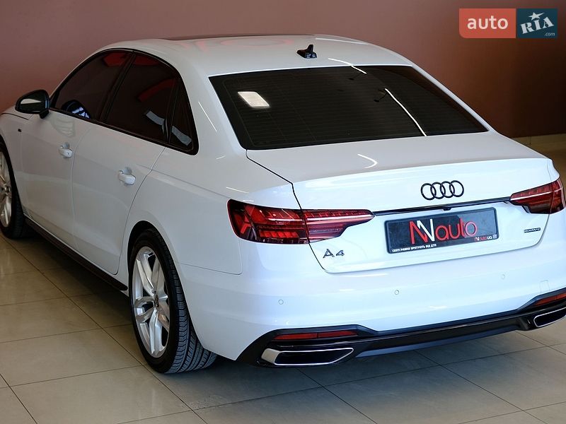 Седан Audi A4 2022 в Одесі