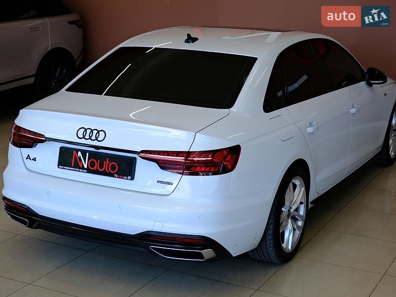 Седан Audi A4 2022 в Одесі