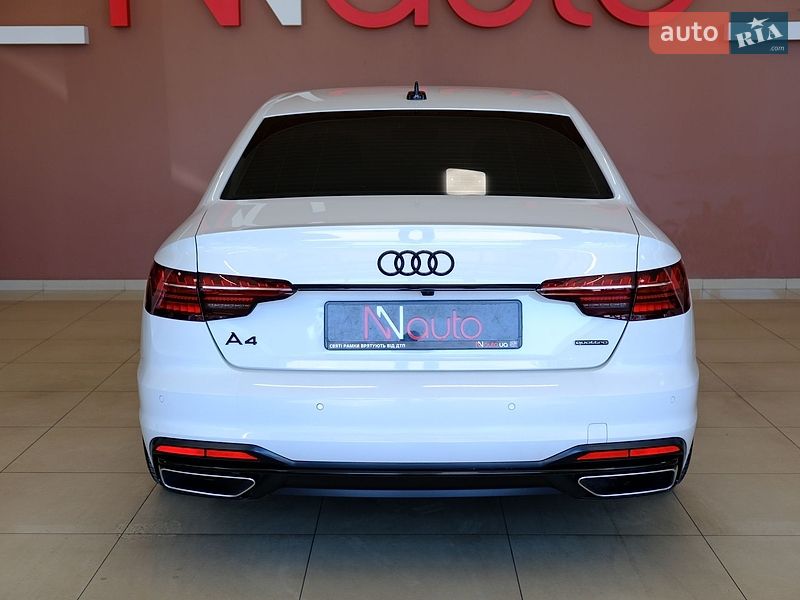 Седан Audi A4 2022 в Одесі