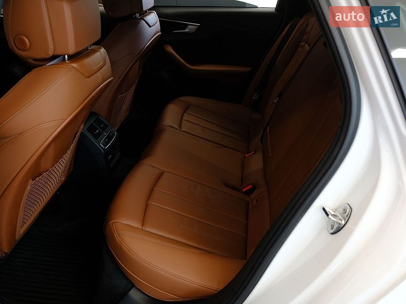 Седан Audi A4 2022 в Одесі