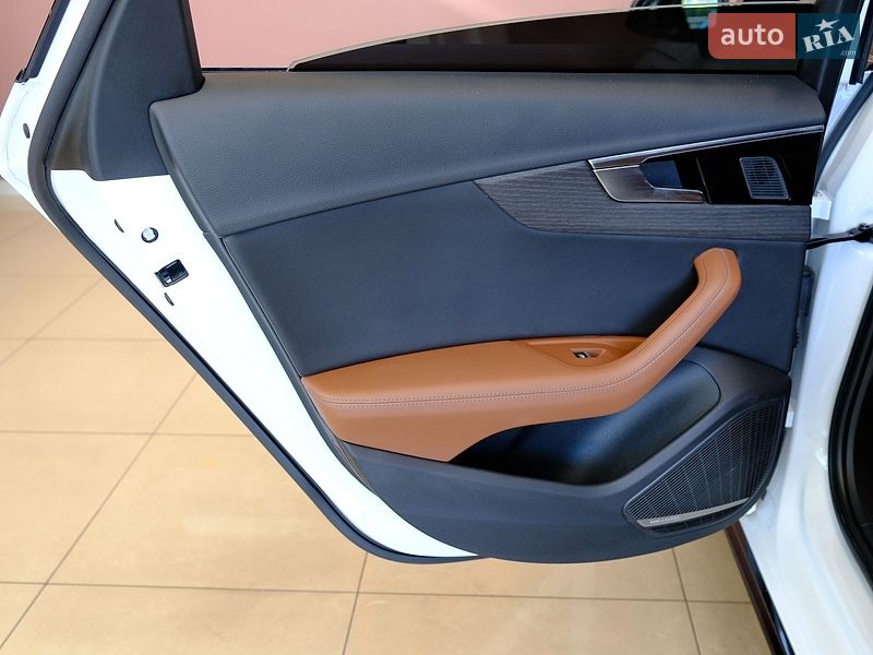 Седан Audi A4 2022 в Одесі