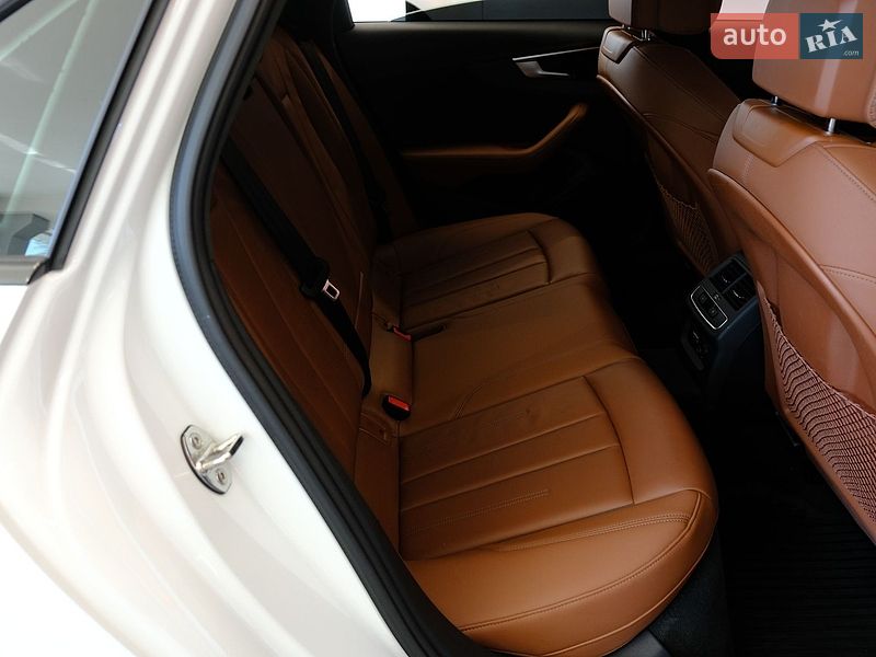 Седан Audi A4 2022 в Одесі