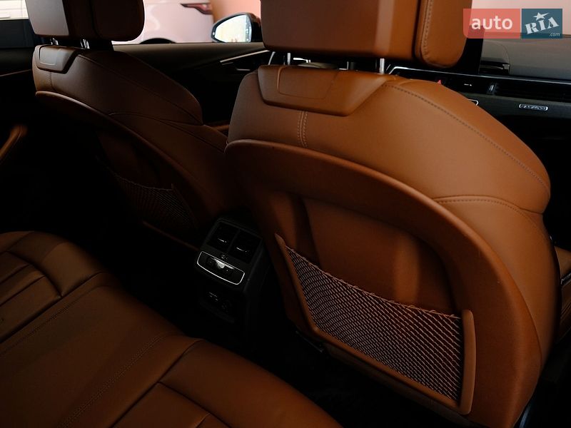 Седан Audi A4 2022 в Одесі