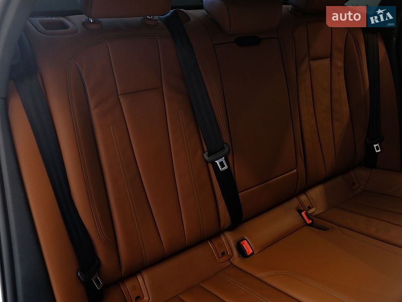 Седан Audi A4 2022 в Одесі