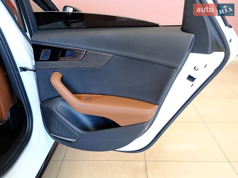 Седан Audi A4 2022 в Одесі