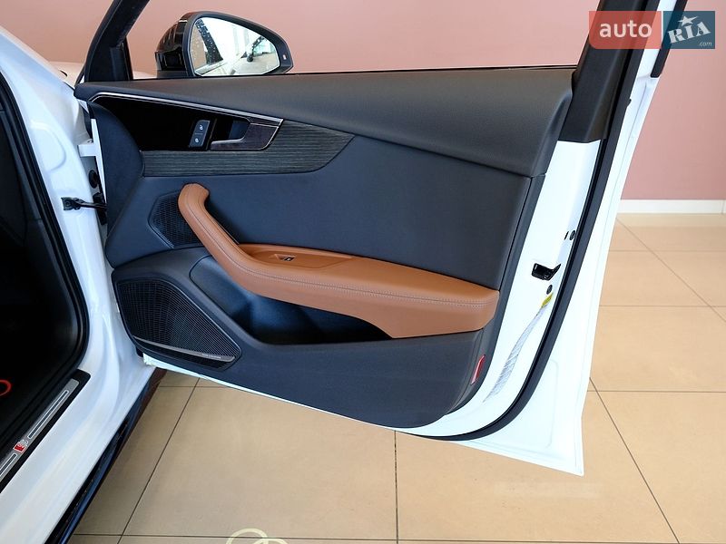 Седан Audi A4 2022 в Одесі