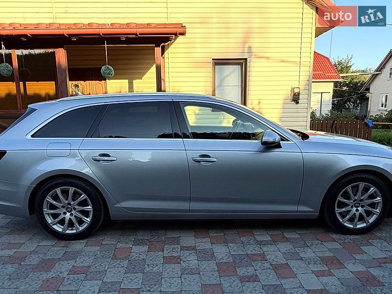 Универсал Audi A4 2018 в Новом Роздоле