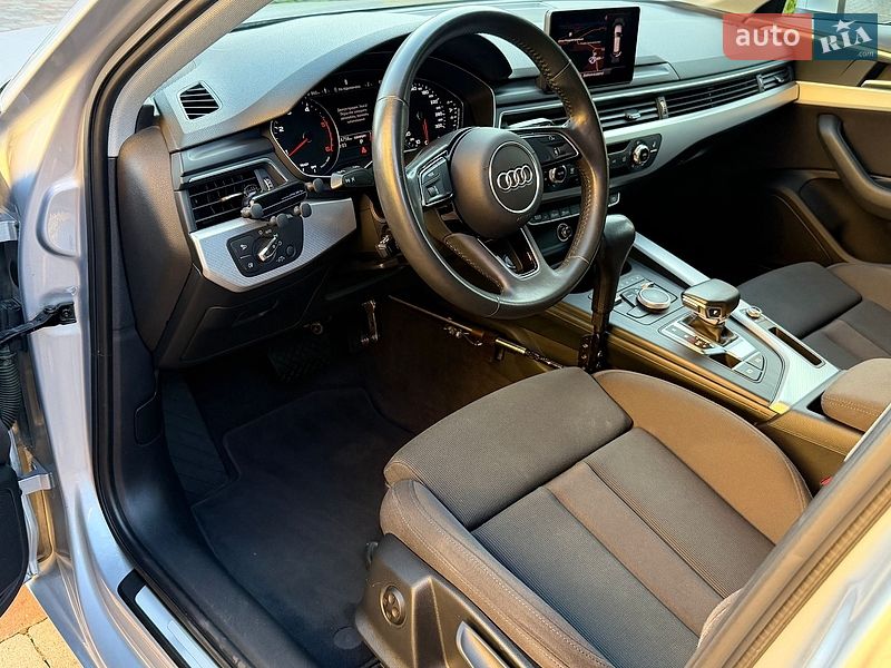 Универсал Audi A4 2018 в Новом Роздоле