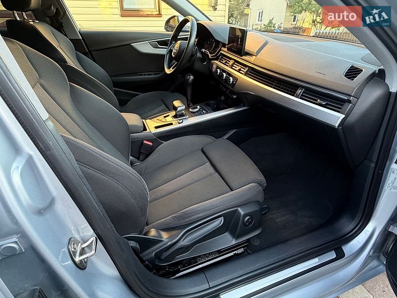 Универсал Audi A4 2018 в Новом Роздоле