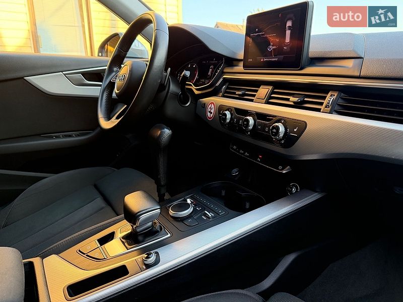 Универсал Audi A4 2018 в Новом Роздоле