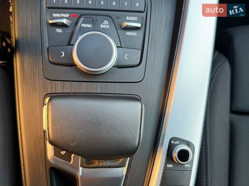Универсал Audi A4 2018 в Новом Роздоле