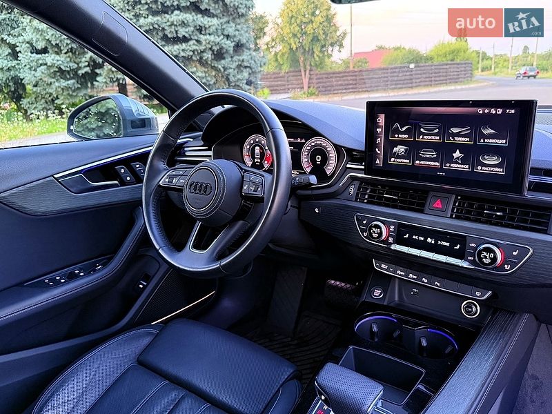 Седан Audi A4 2020 в Барышевке