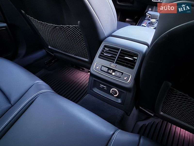 Седан Audi A4 2020 в Барышевке
