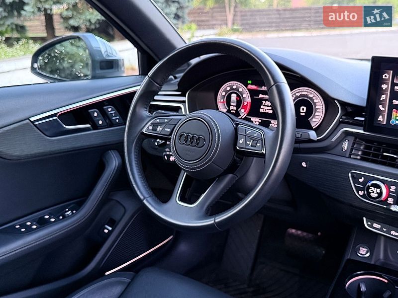 Седан Audi A4 2020 в Барышевке