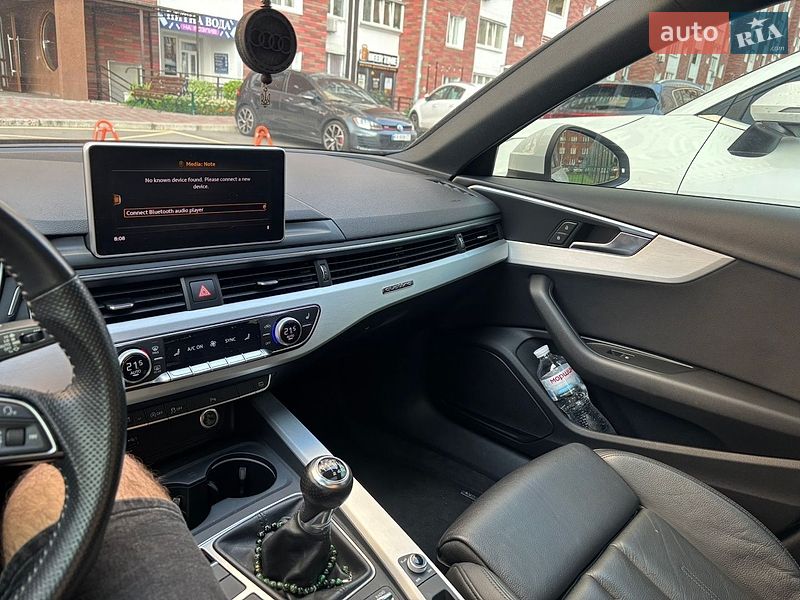 Седан Audi A4 2018 в Киеве