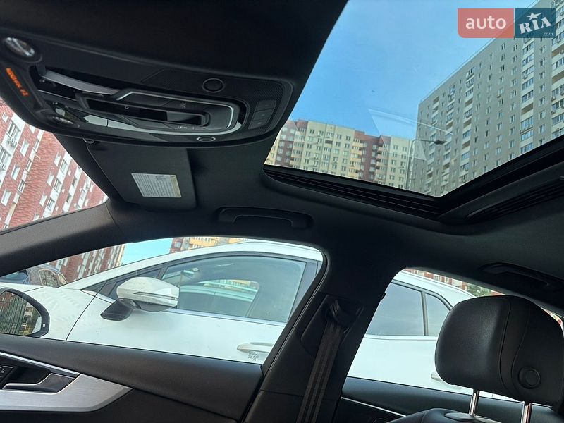 Седан Audi A4 2018 в Киеве