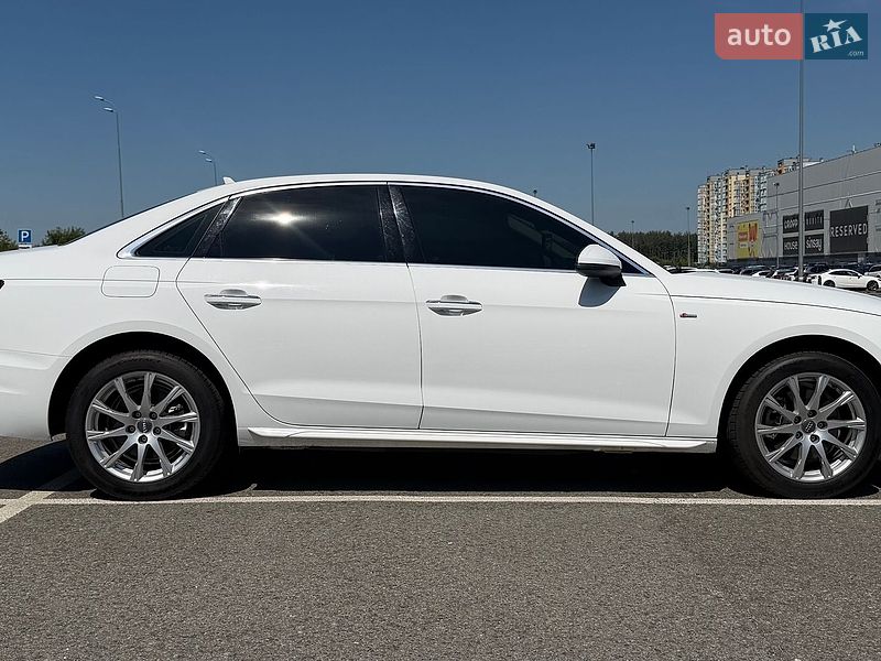 Седан Audi A4 2020 в Києві