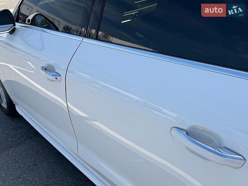 Седан Audi A4 2020 в Києві