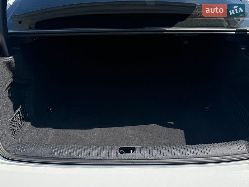 Седан Audi A4 2020 в Києві