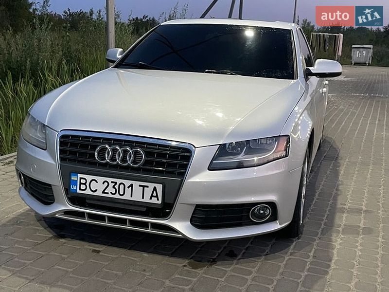 Седан Audi A4 2010 в Жовкві