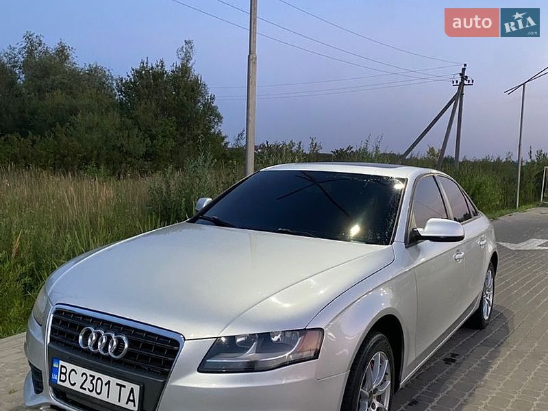 Седан Audi A4 2010 в Жовкві