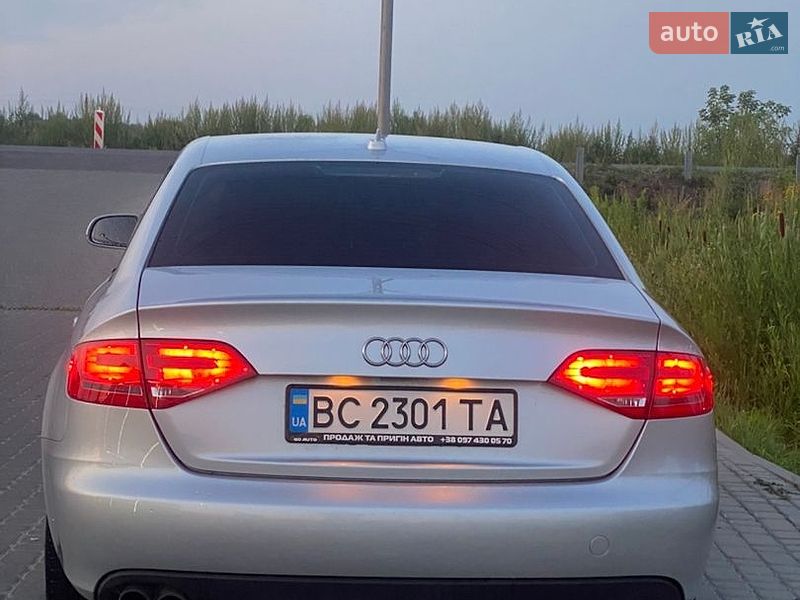 Седан Audi A4 2010 в Жовкві