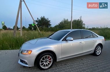 Седан Audi A4 2010 в Жовкві