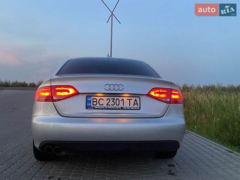 Седан Audi A4 2010 в Жовкві