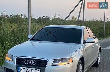 Седан Audi A4 2010 в Жовкві