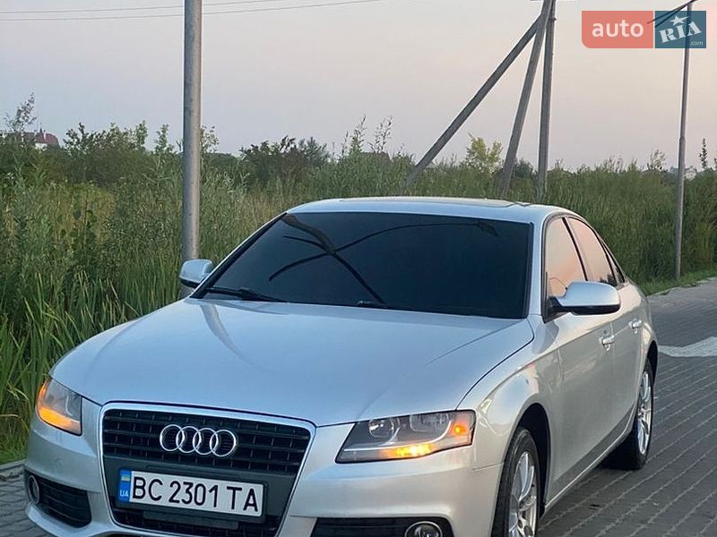 Седан Audi A4 2010 в Жовкві