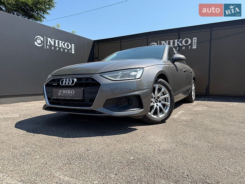 Седан Audi A4 2021 в Львові