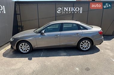 Седан Audi A4 2021 в Львові
